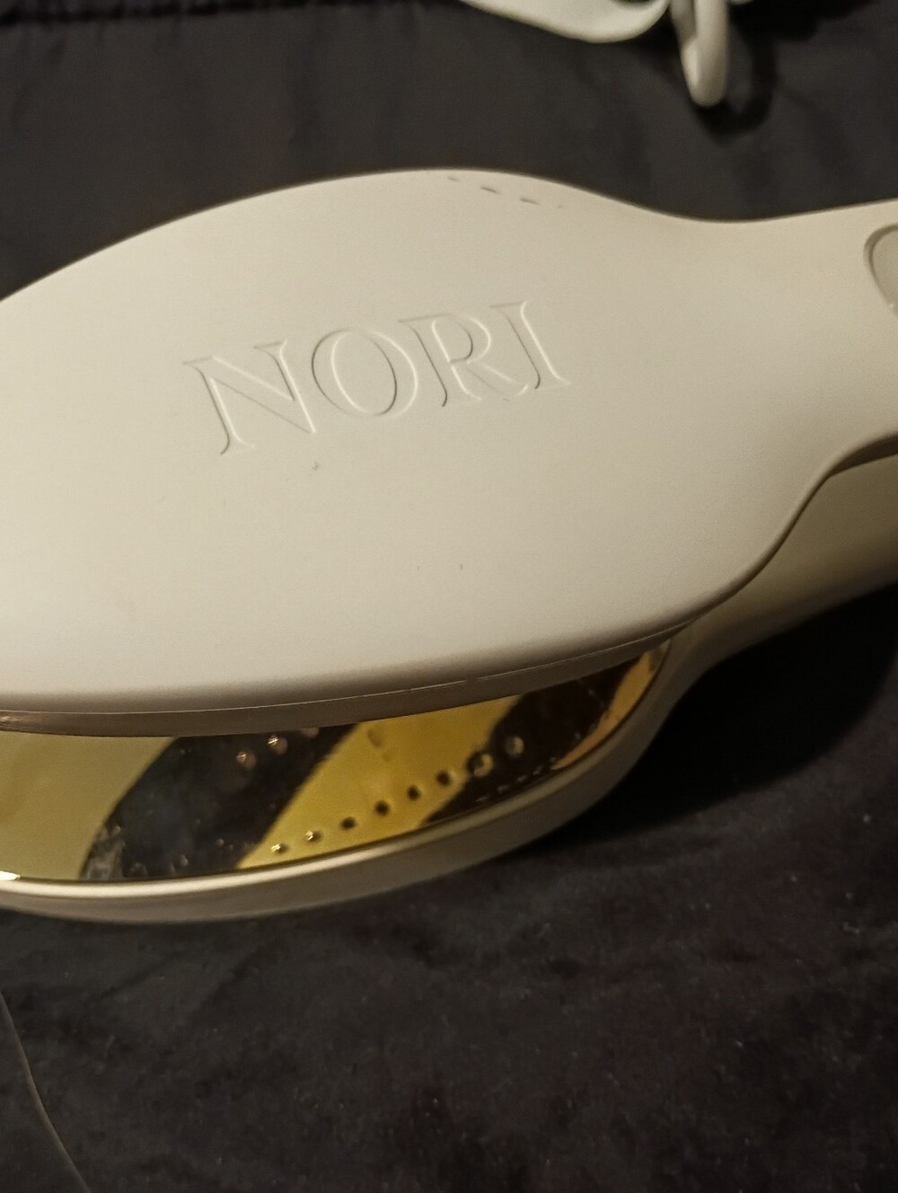 Nori Press handheld clothing iron/steamer